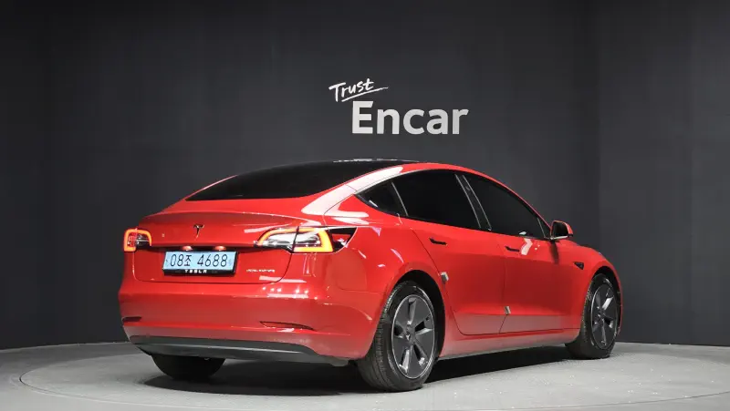 Tesla Model 3 — фото 2