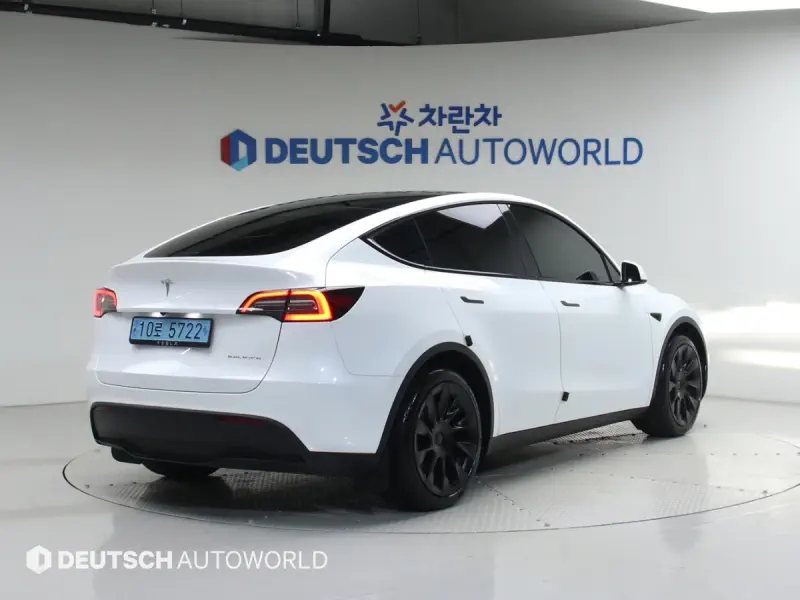 Tesla Model Y — фото 2