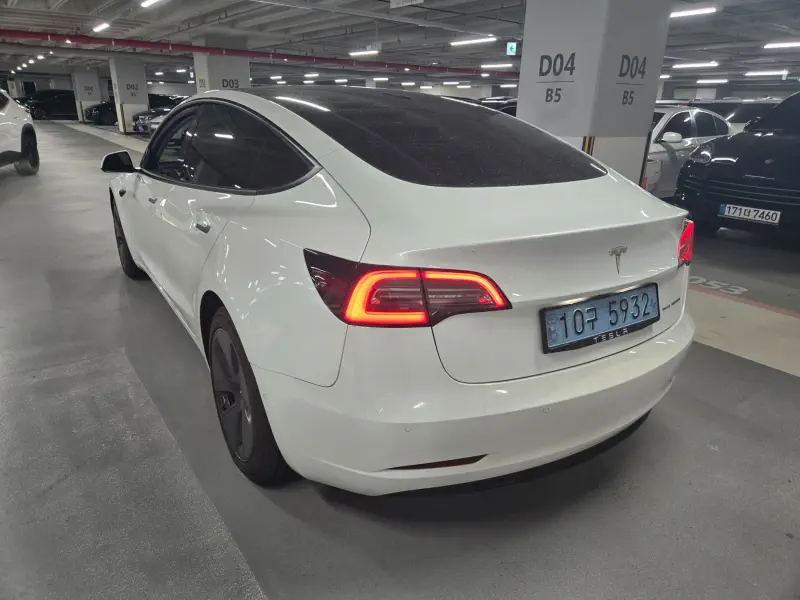 Tesla Model 3 — фото 2