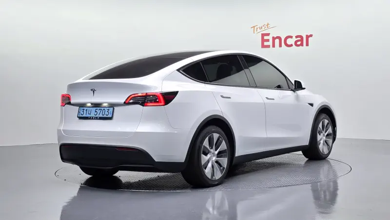 Tesla Model Y — фото 2
