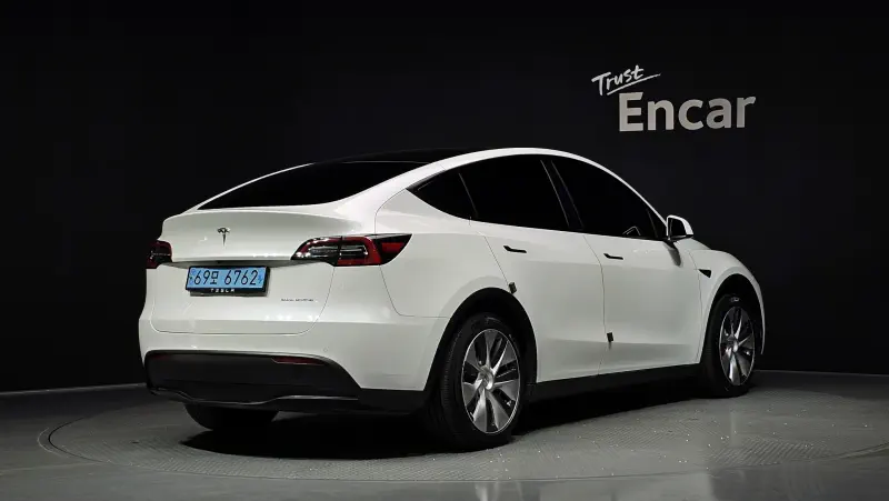 Tesla Model Y — фото 2