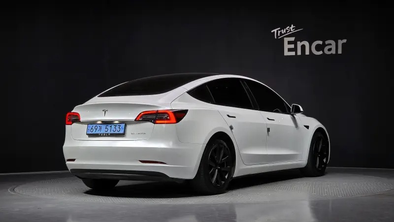 Tesla Model 3 — фото 2