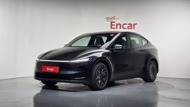 Tesla Model Y — фото