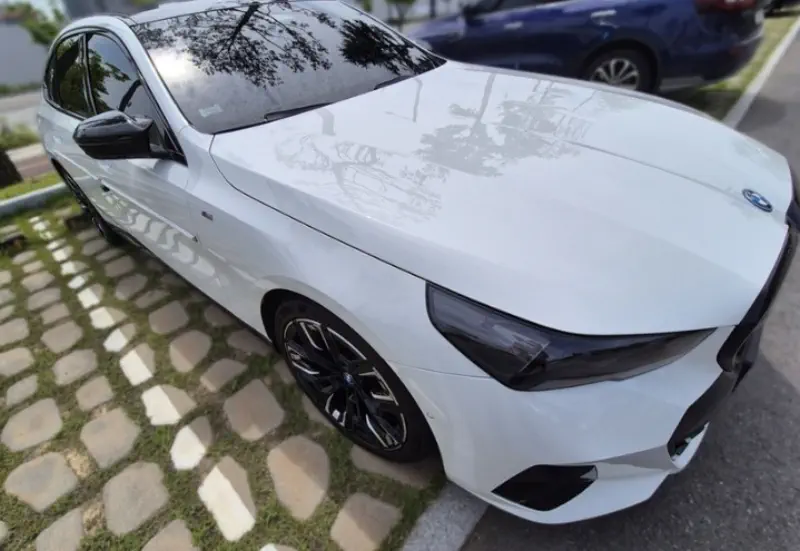 BMW i5 — фото 2
