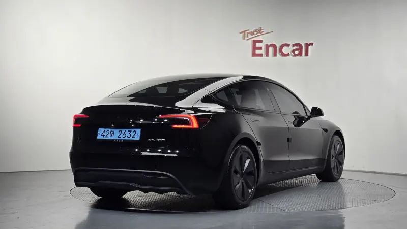 Tesla Model 3 — фото 2