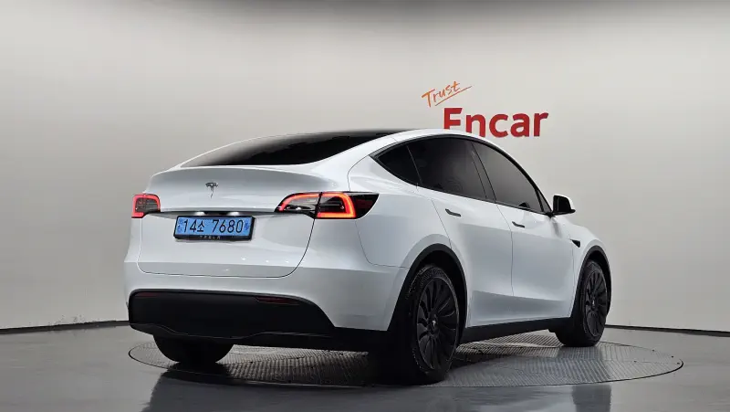 Tesla Model Y — фото 2
