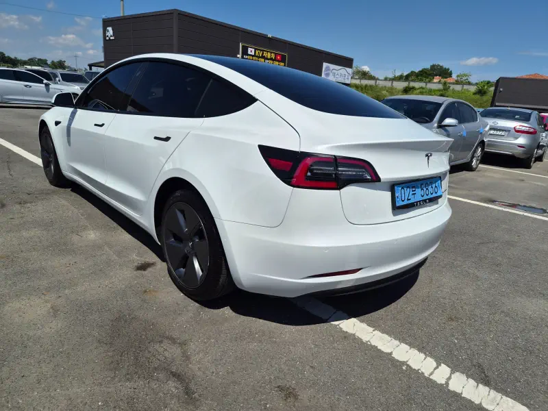 Tesla Model 3 — фото 2
