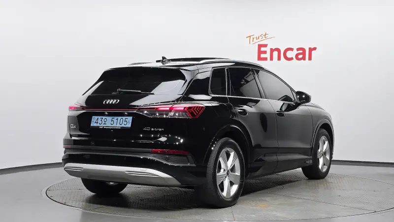 Audi Q4 e-tron — фото 2