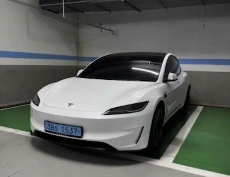 Tesla Model 3 — фото