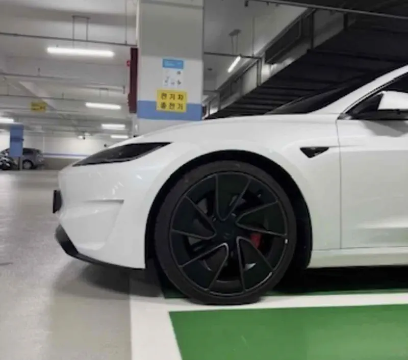 Tesla Model 3 — фото 2