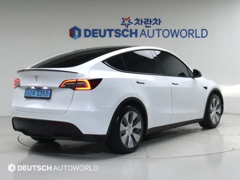 Tesla Model Y — фото 2
