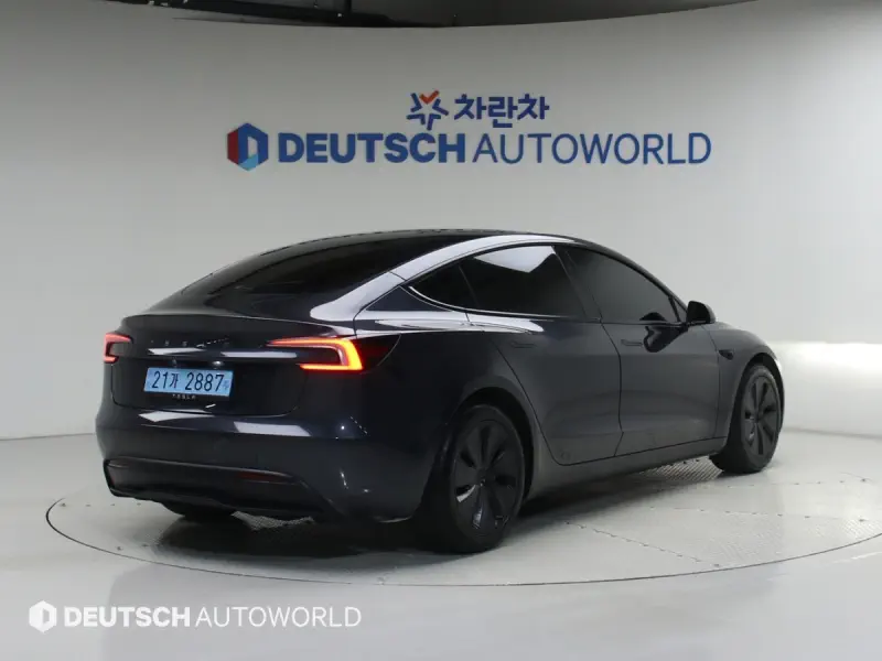 Tesla Model 3 — фото 2