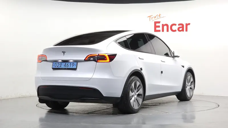Tesla Model Y — фото 2