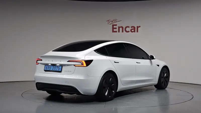 Tesla Model 3 — фото 2