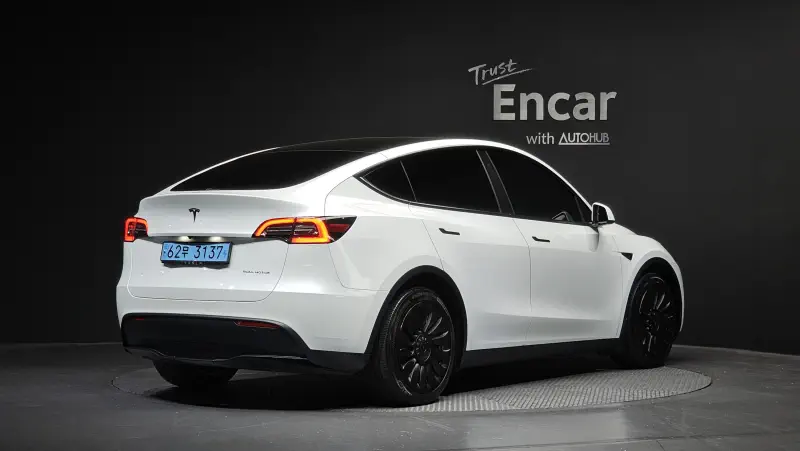 Tesla Model Y — фото 2