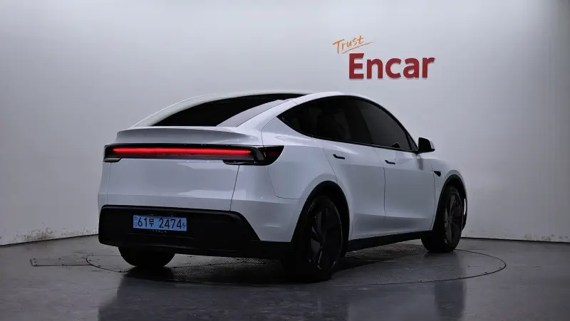 Tesla Model Y — фото 2