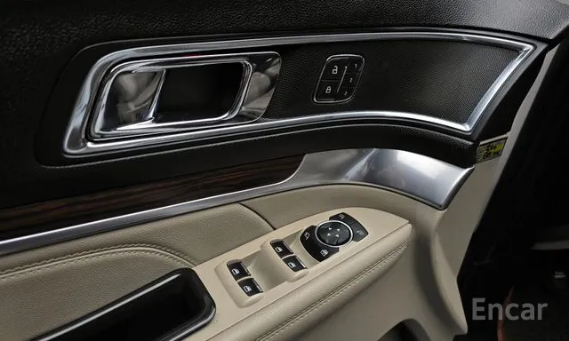 Ford Explorer 2.3 Limited 4WD — фото 17