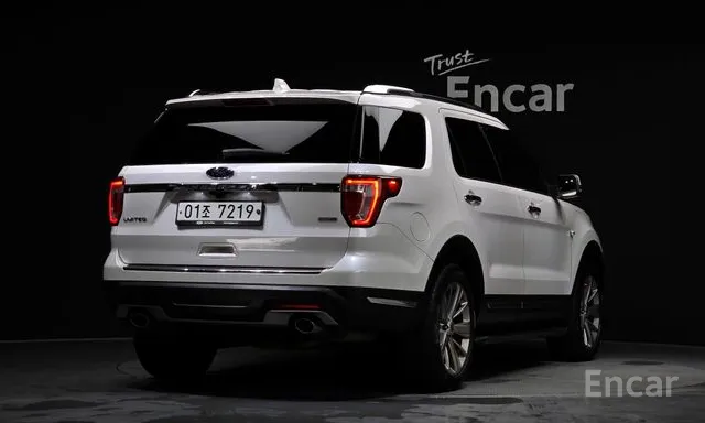 Ford Explorer 2.3 Limited 4WD — фото 2