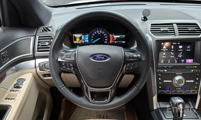 Ford Explorer 2.3 Limited 4WD — фото 13