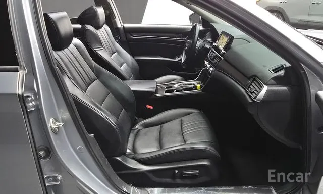 Honda Accord 10th generation 2.0 Turbo Sports — фото 11