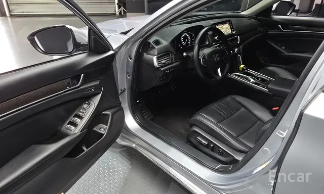 Honda Accord 10th generation 2.0 Turbo Sports — фото 10