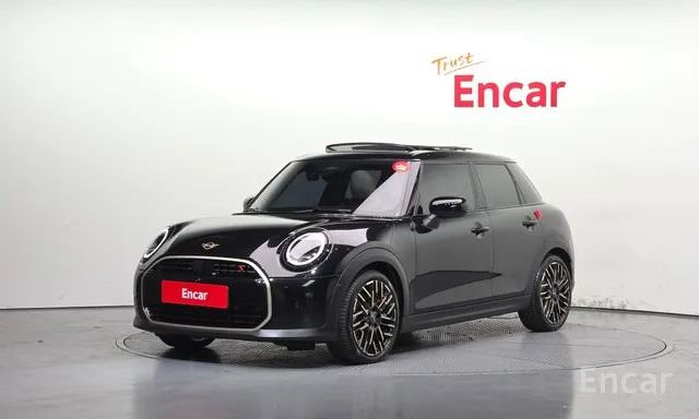 Mini · Cooper S 4th generation · 5-door Favorite · 2024 г. — фото