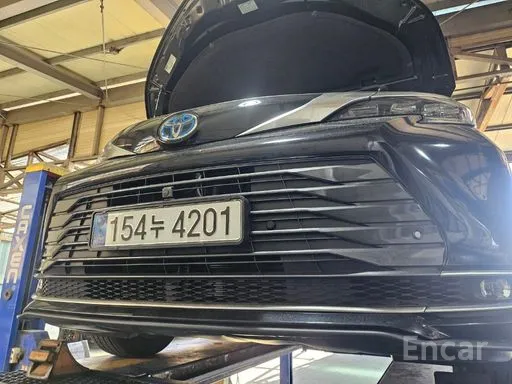 Toyota · Siena 4th generation · 2.5 Hybrid AWD · 2024 г. — фото