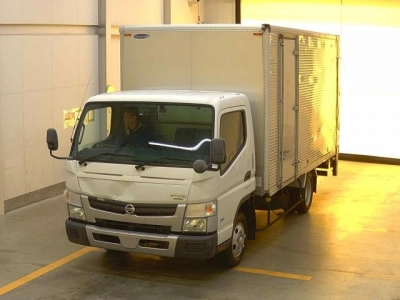 MITSUBISHI CANTER — фото