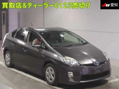 TOYOTA PRIUS — фото