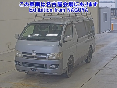 TOYOTA HIACE — фото