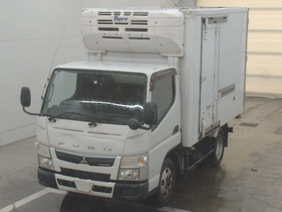 MITSUBISHI CANTER — фото