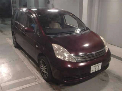 TOYOTA ISIS — фото