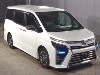 TOYOTA VOXY — фото