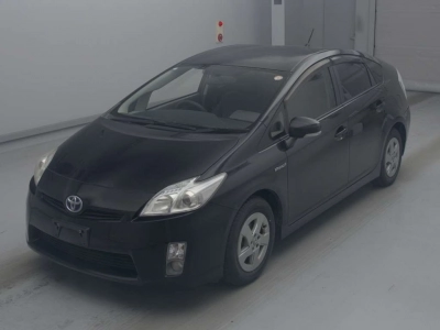 TOYOTA PRIUS — фото