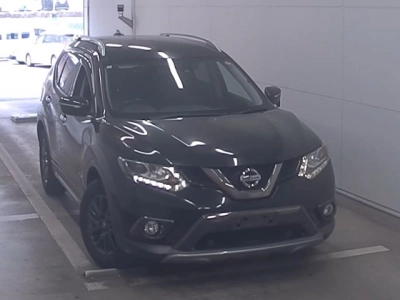 NISSAN X-TRAIL — фото