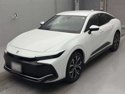 TOYOTA CROWN CROSSOVER — фото