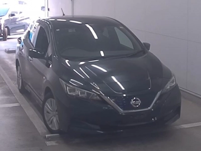 NISSAN LEAF — фото