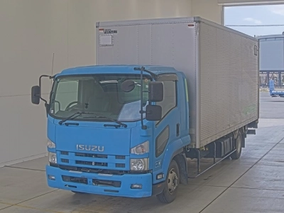 ISUZU FORWARD — фото