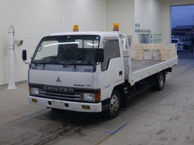 MITSUBISHI CANTER — фото