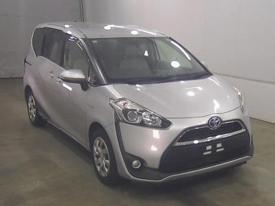 TOYOTA SIENTA — фото