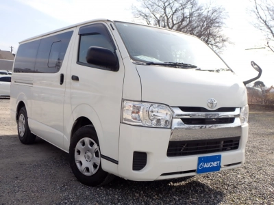 TOYOTA HIACE VAN — фото