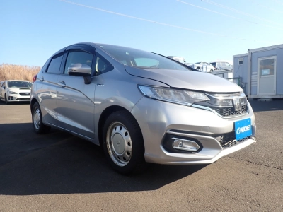 HONDA FIT HYBRID — фото