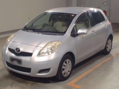 TOYOTA VITZ — фото