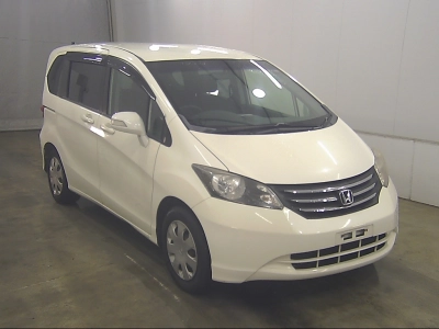 HONDA FREED — фото