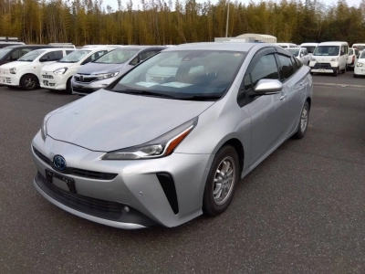 TOYOTA PRIUS — фото