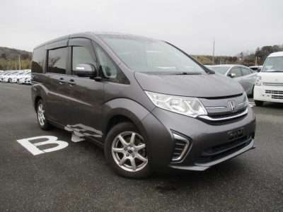 HONDA STEPWGN — фото