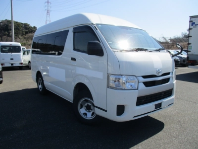 TOYOTA HIACE VAN — фото