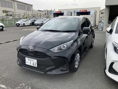 TOYOTA YARIS — фото