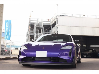 PORSCHE TAYCAN — фото