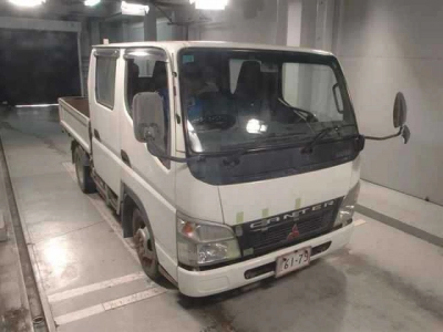 MITSUBISHI CANTER — фото